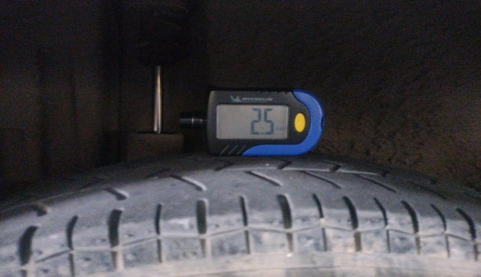 2013 Maruti Swift Dzire VDI, Diesel, Manual, 1,40,978 km, tyre