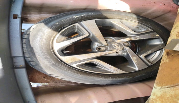 2020 Hyundai AURA SX+ 1.0 TURBO GDI MT, Petrol, Manual, 32,917 km, tyre