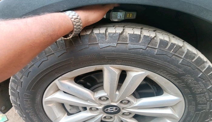 2016 Hyundai Creta SX PLUS 1.6 PETROL, Petrol, Manual, 42,700 km, tyre