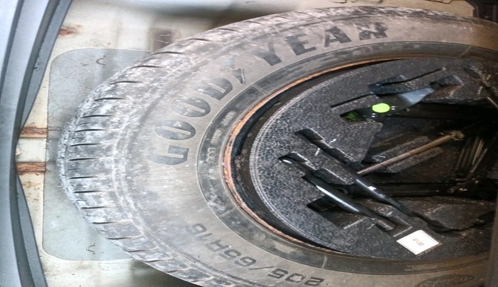 2016 Hyundai Creta SX PLUS 1.6 PETROL, Petrol, Manual, 42,700 km, tyre