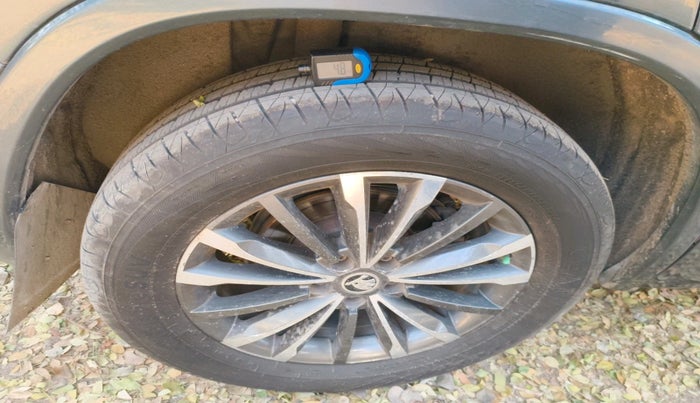 2017 Skoda Kodiaq STYLE 2.0 TDI 4X4 AT, Diesel, Automatic, 1,08,127 km, tyre