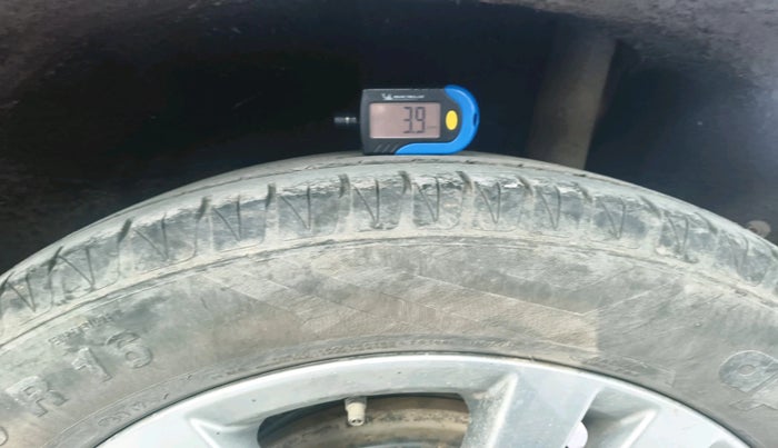 2017 Maruti Vitara Brezza ZDI, Diesel, Manual, 1,94,246 km, tyre