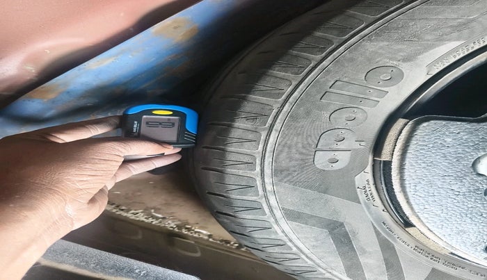 2017 Maruti Vitara Brezza ZDI, Diesel, Manual, 1,94,246 km, tyre