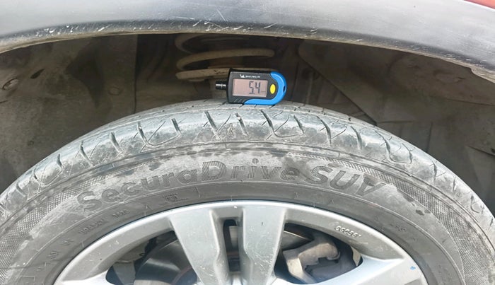 2017 Maruti Vitara Brezza ZDI, Diesel, Manual, 1,94,246 km, tyre