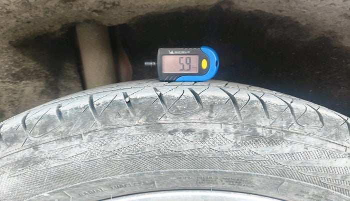 2017 Maruti Vitara Brezza ZDI, Diesel, Manual, 1,94,246 km, tyre