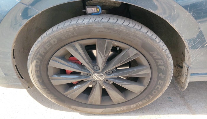 2024 Volkswagen VIRTUS HIGHLINE TSI 1.0 AT, Petrol, Automatic, 18,000 km, tyre