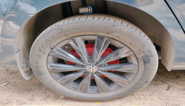 2024 Volkswagen VIRTUS HIGHLINE TSI 1.0 AT, Petrol, Automatic, 18,000 km, tyre