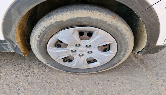 2018 Hyundai Creta E PLUS 1.4 DIESEL, Diesel, Manual, 2,89,076 km, tyre