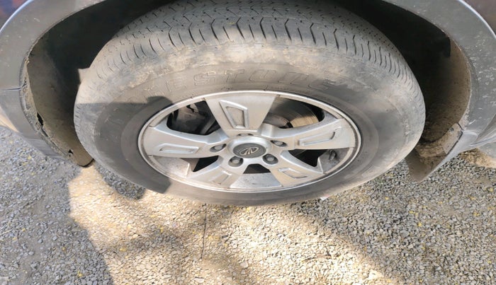 2015 Mahindra XUV500 W8, Diesel, Manual, 1,17,122 km, tyre