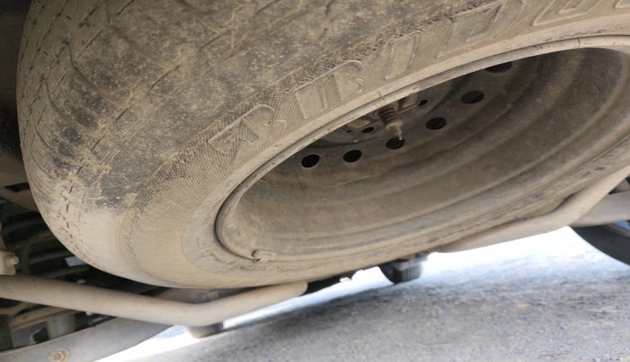 2015 Mahindra XUV500 W8, Diesel, Manual, 1,17,122 km, tyre