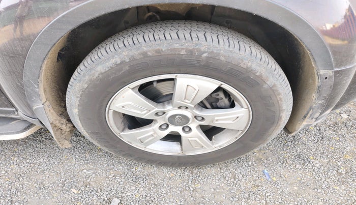 2015 Mahindra XUV500 W8, Diesel, Manual, 1,17,122 km, tyre