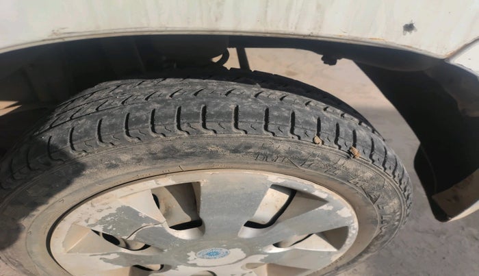 2013 Maruti Alto K10 LXI, Petrol, Manual, 1,00,456 km, tyre