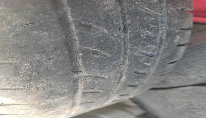 2013 Maruti Alto K10 LXI, Petrol, Manual, 1,00,456 km, tyre