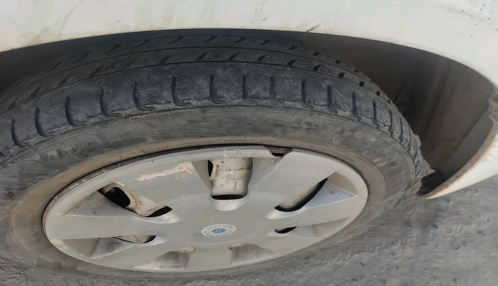 2013 Maruti Alto K10 LXI, Petrol, Manual, 1,00,456 km, tyre