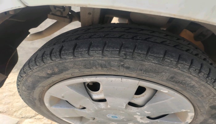 2013 Maruti Alto K10 LXI, Petrol, Manual, 1,00,456 km, tyre