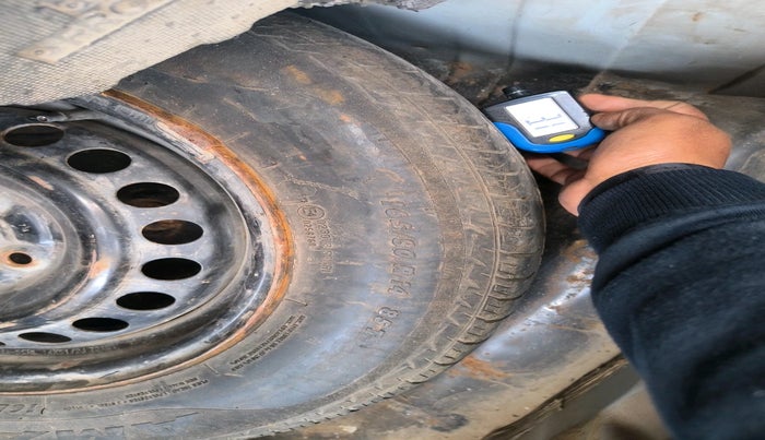 2015 Honda Amaze 1.5L I-DTEC S, Diesel, Manual, 1,02,753 km, tyre