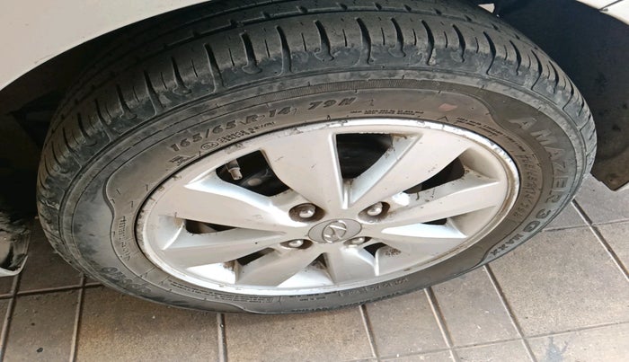 2016 Hyundai Xcent SX 1.2, Petrol, Manual, 92,315 km, tyre