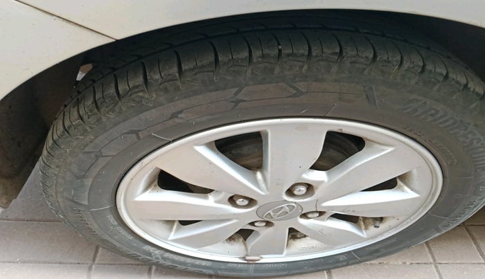 2016 Hyundai Xcent SX 1.2, Petrol, Manual, 92,315 km, tyre