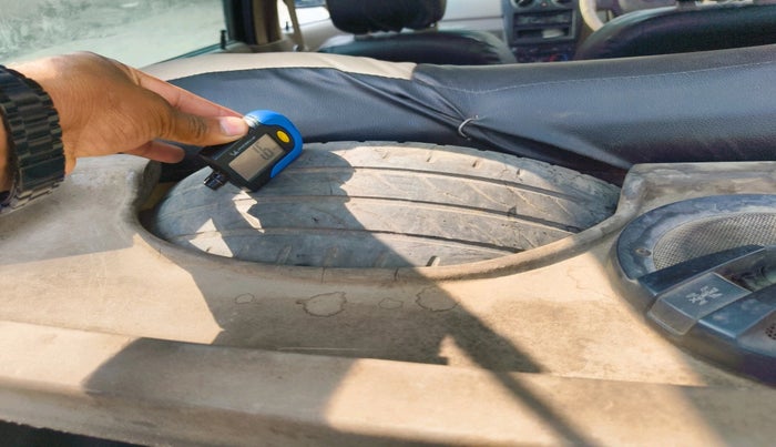 2012 Chevrolet Spark LS 1.0 LPG, Petrol, Manual, 72,900 km, tyre