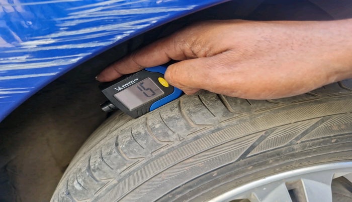 2011 Hyundai i20 ASTA 1.2, Petrol, Manual, 84,381 km, tyre