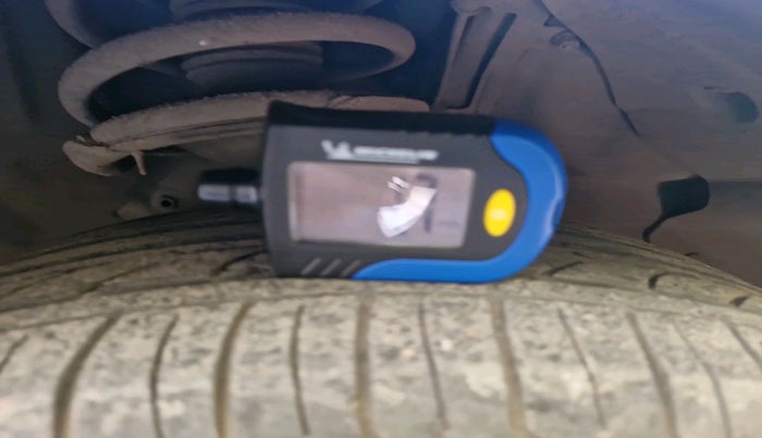 2011 Hyundai i20 ASTA 1.2, Petrol, Manual, 84,381 km, tyre