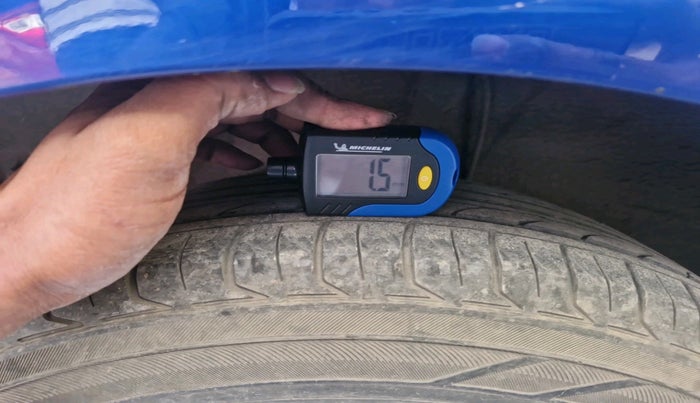 2011 Hyundai i20 ASTA 1.2, Petrol, Manual, 84,381 km, tyre