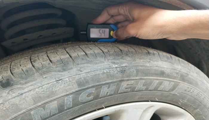 2016 Landrover DISCOVERY SPORT HSE Luxury, Diesel, Automatic, 1,35,229 km, tyre