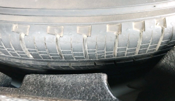 2016 Landrover DISCOVERY SPORT HSE Luxury, Diesel, Automatic, 1,35,229 km, tyre