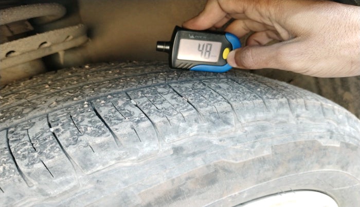 2016 Landrover DISCOVERY SPORT HSE Luxury, Diesel, Automatic, 1,35,229 km, tyre