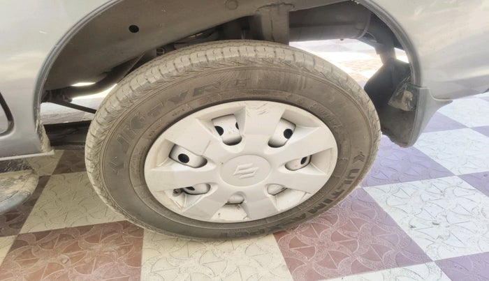 2024 Maruti Eeco 5 STR AC CNG, Petrol, Manual, 32,321 km, tyre