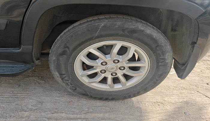 2019 Mahindra TUV300 T8, Diesel, Manual, 1,28,291 km, tyre