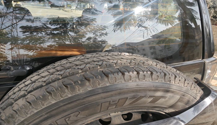 2019 Mahindra TUV300 T8, Diesel, Manual, 1,28,291 km, tyre