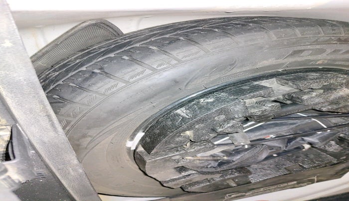 2018 Volkswagen Polo COMFORTLINE 1.0L MPI, Petrol, Manual, 1,25,976 km, tyre