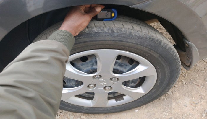 2011 Hyundai Verna FLUIDIC 1.6 VTVT EX, Petrol, Manual, 1,02,981 km, tyre