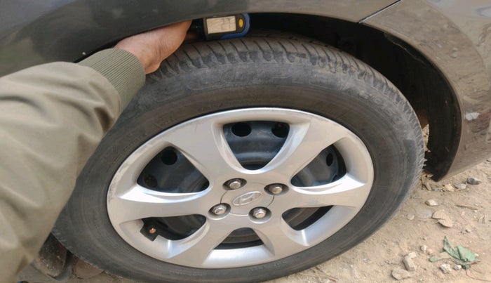 2011 Hyundai Verna FLUIDIC 1.6 VTVT EX, Petrol, Manual, 1,02,981 km, tyre