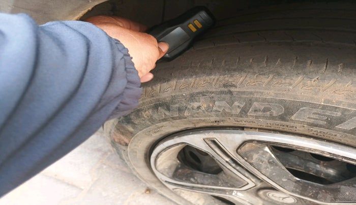 2024 Maruti BREZZA LXI S- CNG, Petrol, Manual, 57,855 km, tyre