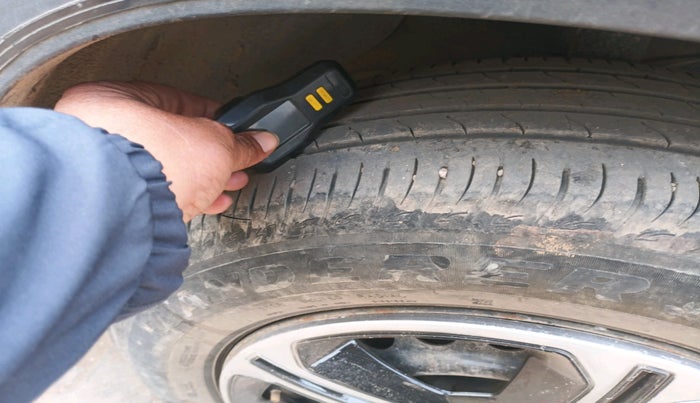 2024 Maruti BREZZA LXI S- CNG, Petrol, Manual, 57,855 km, tyre