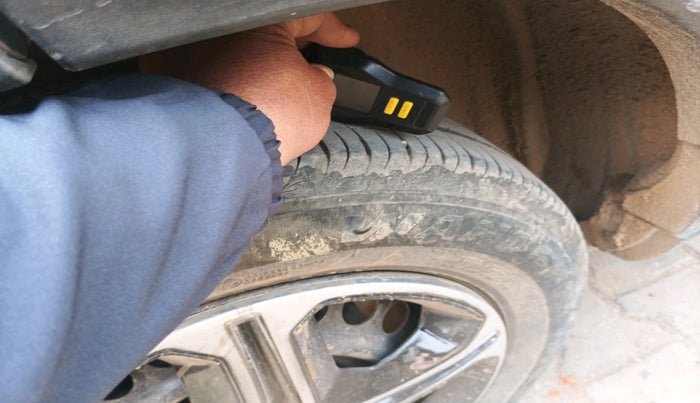 2024 Maruti BREZZA LXI S- CNG, Petrol, Manual, 57,855 km, tyre