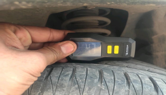 2017 Maruti Vitara Brezza ZDI PLUS, Diesel, Manual, 2,09,161 km, tyre