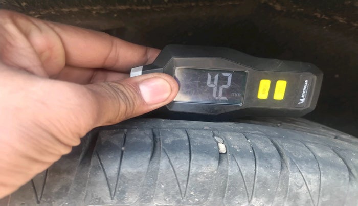 2017 Maruti Vitara Brezza ZDI PLUS, Diesel, Manual, 2,09,161 km, tyre