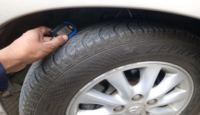 2014 Toyota Innova 2.5 VX 8 STR, Diesel, Manual, 1,12,081 km, tyre