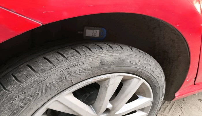 2014 Volkswagen Polo HIGHLINE1.2L, Petrol, Manual, 68,819 km, tyre