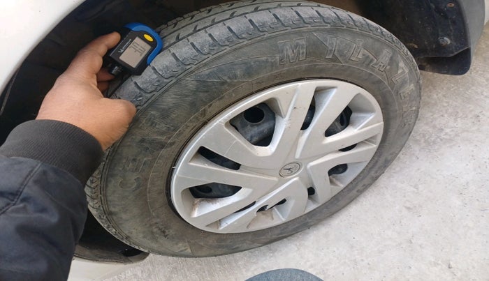 2014 Nissan Micra Active XL, Petrol, Manual, 66,911 km, tyre