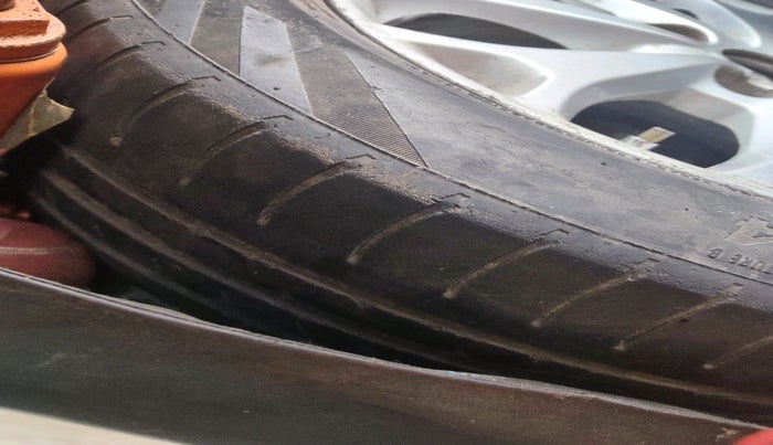 2013 Ford Figo TITANIUM 1.4 DIESEL, Diesel, Manual, 1,58,252 km, tyre