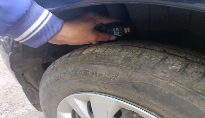 2022 Maruti Swift VXI, Petrol, Manual, 15,706 km, tyre