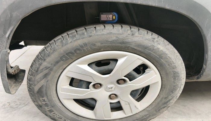 2017 Renault Kwid RXT 1.0 AMT (O), Petrol, Automatic, 1,46,838 km, tyre