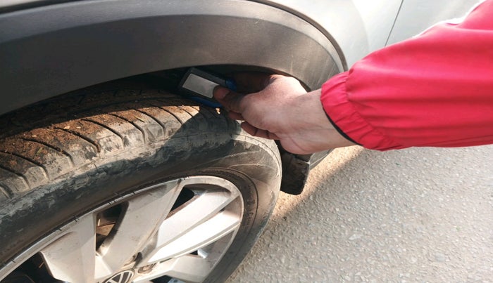 2024 Volkswagen TAIGUN HIGHLINE 1.0 TSI MT, Petrol, Manual, 21,403 km, tyre