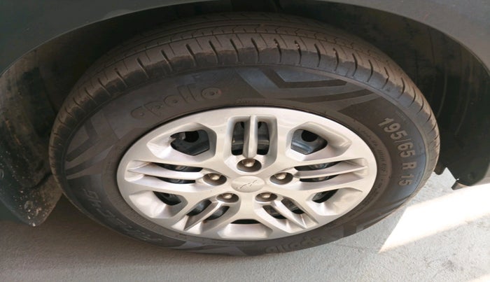 2023 KIA CARENS PRESTIGE 1.5 PETROL 7 STR, Petrol, Manual, 17,368 km, tyre