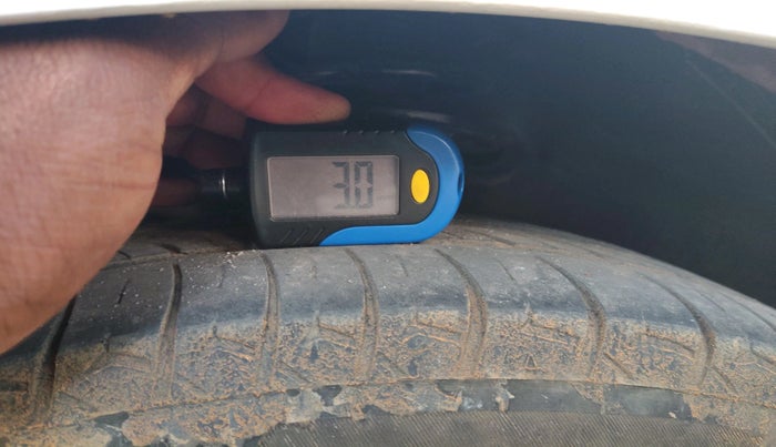 2020 Maruti Ertiga ZXI AT SHVS, Petrol, Automatic, 1,30,631 km, tyre