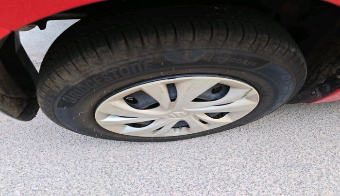 2018 Maruti Swift VXI AMT, Petrol, Automatic, 53,488 km, tyre